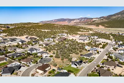 2077 S Talon Cir #77, Cedar City, UT 84720 - Photo 12