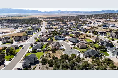 2077 S Talon Cir #77, Cedar City, UT 84720 - Photo 8