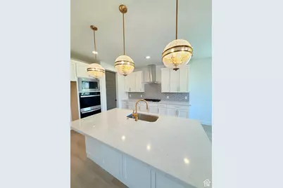 624 N Legend Cir #480, Mapleton, UT 84664 - Photo 2