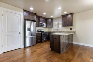 642 E Center St, Pleasant Grove, UT 84062 - Photo 6