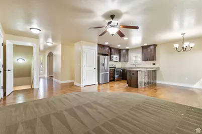 642 E Center St, Pleasant Grove, UT 84062 - Photo 4