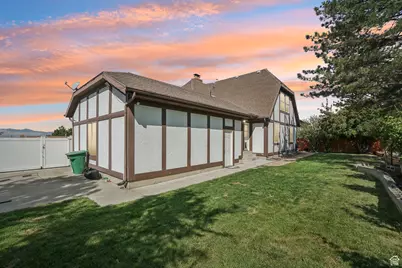 11343 S Clifford Cir E, Sandy, UT 84092 - Photo 2