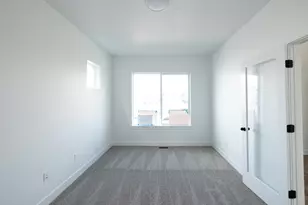 12758 S Twisted Oak Dr, Herriman, UT 84096 - Photo 2