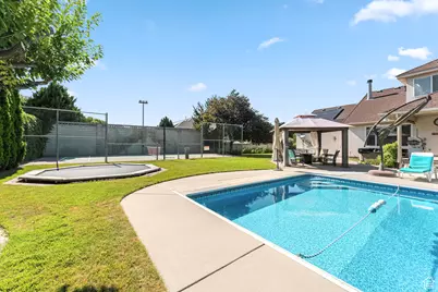 2223 W Williamsburg Cir, West Jordan, UT 84088 - Photo 38