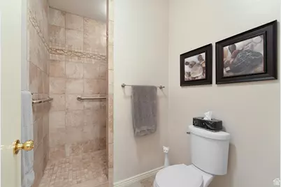 2471 S Scenic Dr E, Salt Lake City, UT 84109 - Photo 26