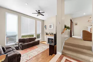 2471 S Scenic Dr E, Salt Lake City, UT 84109 - Photo 10