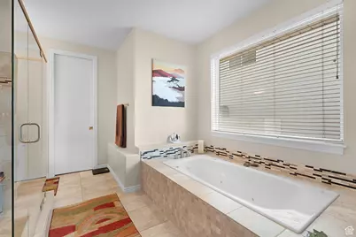 2471 S Scenic Dr E, Salt Lake City, UT 84109 - Photo 20