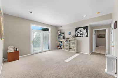 2471 S Scenic Dr E, Salt Lake City, UT 84109 - Photo 22