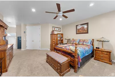 2471 S Scenic Dr E, Salt Lake City, UT 84109 - Photo 16