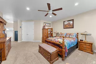 2471 S Scenic Dr E, Salt Lake City, UT 84109 - Photo 16