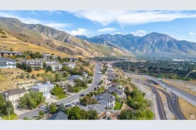 2471 S Scenic Dr E, Salt Lake City, UT 84109 - Photo 34