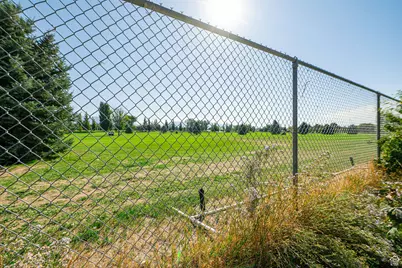 5304 S 3100 W, Roy, UT 84067 - Photo 28