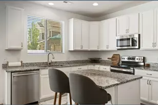 1886 W Red Maple Dr, Syracuse, UT 84075 - Photo 8