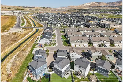 4401 W Bromwell Ct, Lehi, UT 84048 - Photo 40