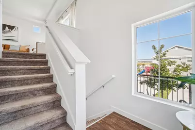 4401 W Bromwell Ct, Lehi, UT 84048 - Photo 4