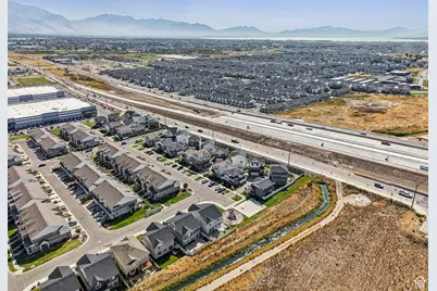 4401 W Bromwell Ct, Lehi, UT 84048 - Photo 34