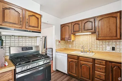 124 N 1st St, Tooele, UT 84074 - Photo 12