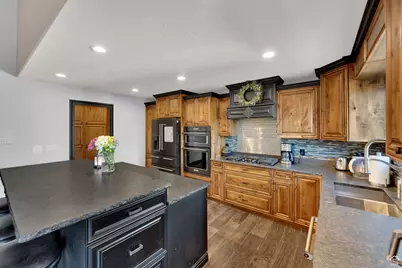 9298 N Deerfield Cir E, Eagle Mountain, UT 84005 - Photo 16