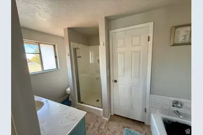 2184 W 5500 S, Roy, UT 84067 - Photo 16