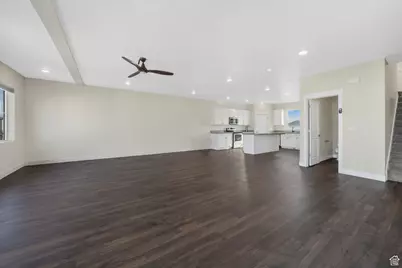 5214 N Folkstone Dr, Eagle Mountain, UT 84005 - Photo 8