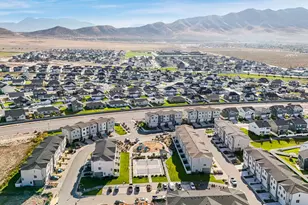 5214 N Folkstone Dr, Eagle Mountain, UT 84005 - Photo 32