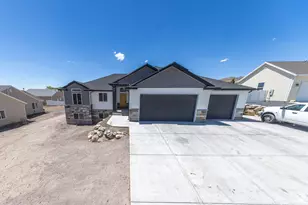 1081 N 2800 W, Tremonton, UT 84337 - Photo 2