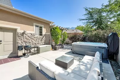 2161 Lorita Way E, Cottonwood Heights, UT 84093 - Photo 12