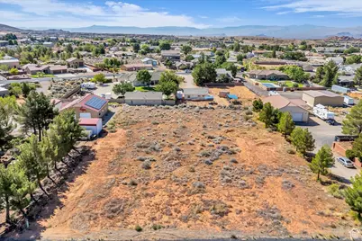 1707 W 5560 N, Saint George, UT 84770 - Photo 6