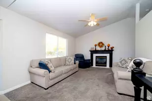 802 W Stephens View Way, Draper, UT 84020 - Photo 4