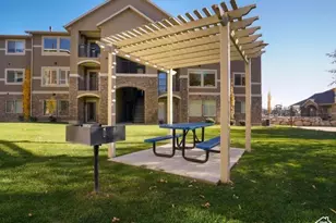 917 S Main St, Layton, UT 84041 - Photo 18