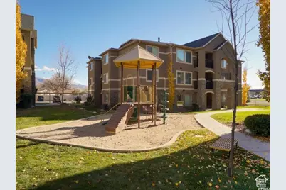 895 S Main St #E, Layton, UT 84041 - Photo 2
