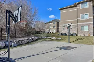 895 S Main St, Layton, UT 84041 - Photo 18