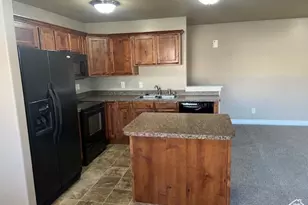 895 S Main St, Layton, UT 84041 - Photo 4