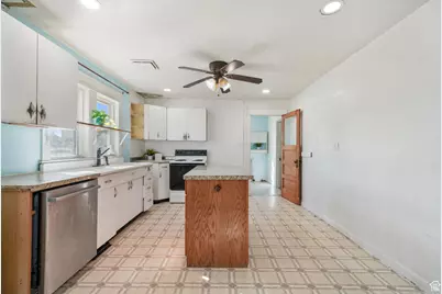 2259 W 1800 N, Clinton, UT 84015 - Photo 8