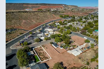 379 S 300 W, Saint George, UT 84770 - Photo 6