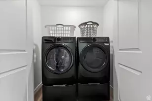 643 W Banner Dr, Grantsville, UT 84029 - Photo 16