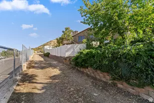 2273 E Snoqualmie Cir Dr S, Layton, UT 84040 - Photo 28