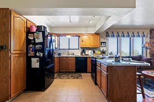 2273 E Snoqualmie Cir Dr S, Layton, UT 84040 - Photo 14