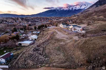 3851 W Mountaintop Cir #5, Cedar Hills, UT 84062 - Photo 4