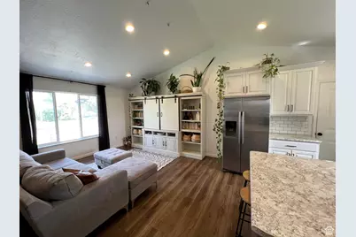 368 E 400 S, Nephi, UT 84648 - Photo 6