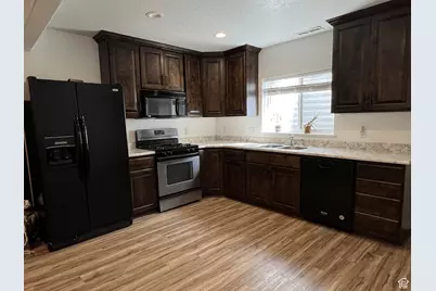 368 E 400 S, Nephi, UT 84648 - Photo 20