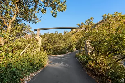 1141 S Oak Leaf Ln, Springville, UT 84663 - Photo 4