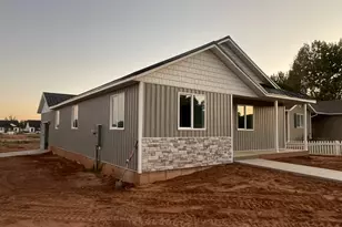 601 W 200 N, Roosevelt, UT 84066 - Photo 2
