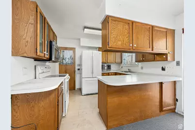 918 E 2850 N, North Ogden, UT 84414 - Photo 6