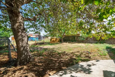 143 W 650 N, Clearfield, UT 84015 - Photo 10