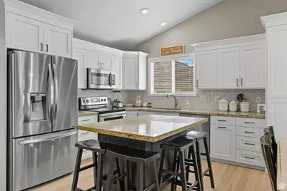 2559 E Cupecoy Dr, Cottonwood Heights, UT 84121 - Photo 10