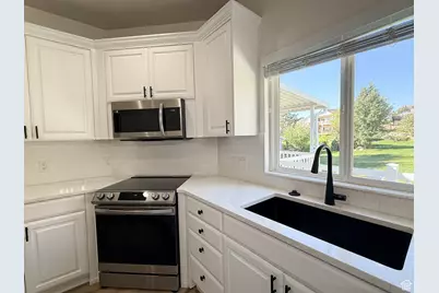 152 W 4050 N, Pleasant View, UT 84414 - Photo 8