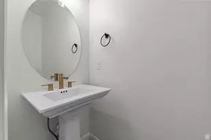 1137 W 2275 S, Syracuse, UT 84075 - Photo 14