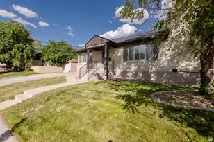 2119 S King St E, Salt Lake City, UT 84109 - Photo 2