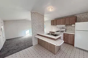 75 W 250 N, Clearfield, UT 84015 - Photo 4